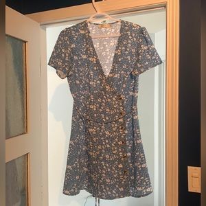 Spring/summer dress light and flowing material.